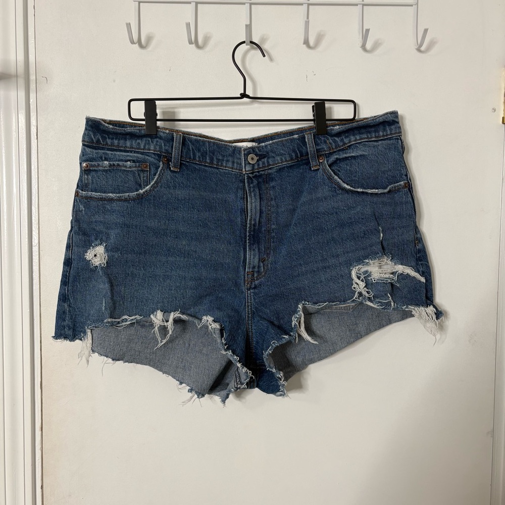 Abercrombie & Fitch The Mom Shorts High Rise